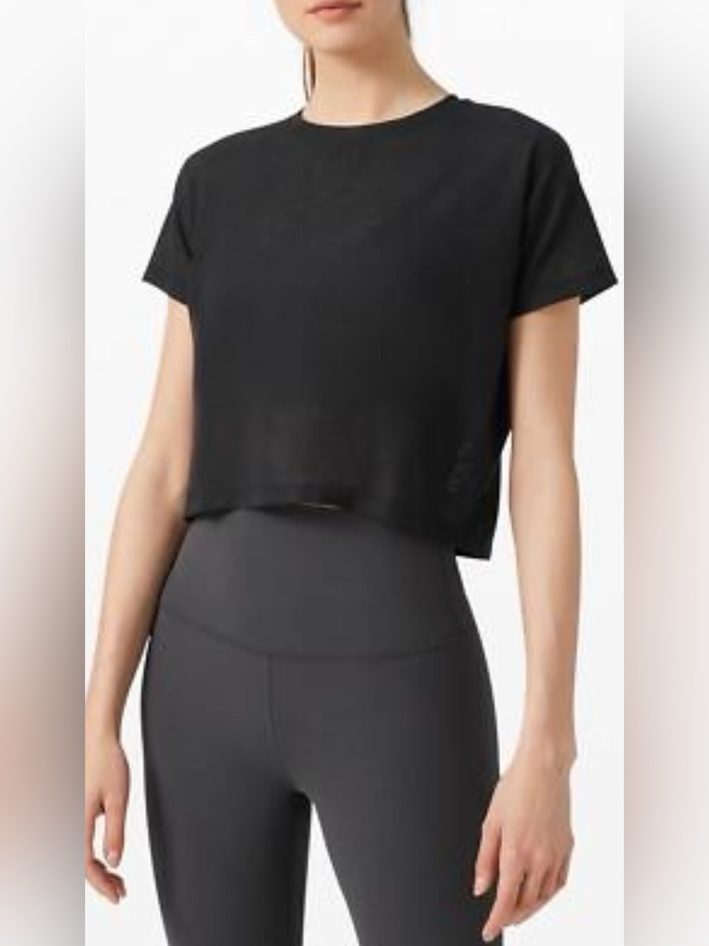 Lululemon Cates Tee Mesh tee shirt in black. Size 6. EUC.